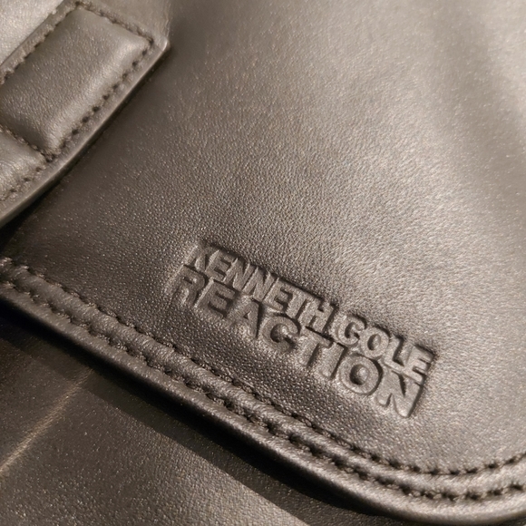 NWT Kenneth Cole 15.6" Leather Blk Messenger Bag - Picture 10 of 11